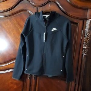 NWT!!!55% off NIKE SWEATER
